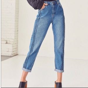BDG Urban Outfitters Mom High Rise Jeans 28”
